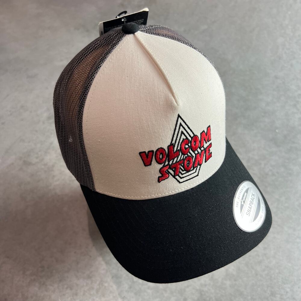 Volcom Stone Pit Stop Trucker Hat Snapback OSFM White Black Gray NWT